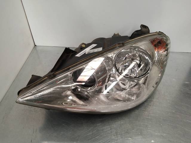 Reflektor lewy 1494308080 PEUGEOT