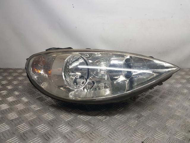 Reflektor prawy 1494311080 PEUGEOT