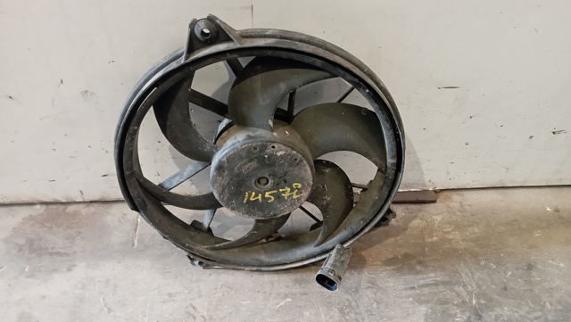 Wentylator elektryczny układu chłodzenia, kompletny (silnik+wirnik) prawy  1494742080 PEUGEOT
