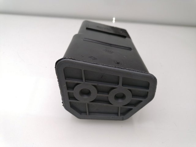 POCHŁANIACZ PAR PALIWA Nissan Note E11