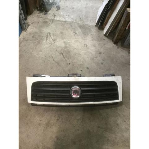 Atrapa chłodnicy 1497652898 FIAT