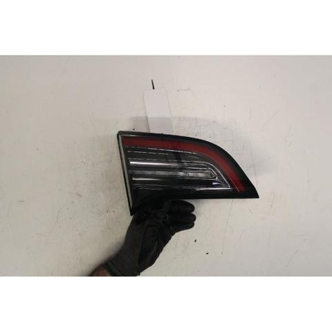 Lampa tylna Tesla Model 3
