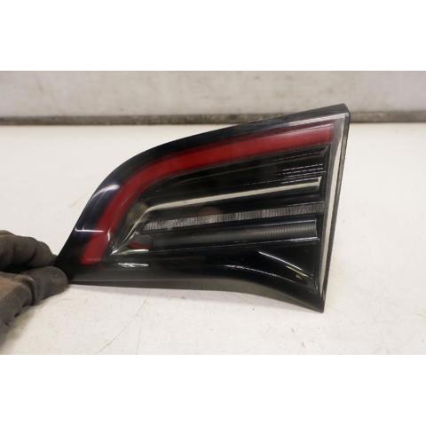 150208900B Tesla