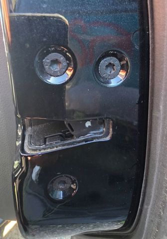 Zamek drzwi tylnych prawych 1523327 FORD