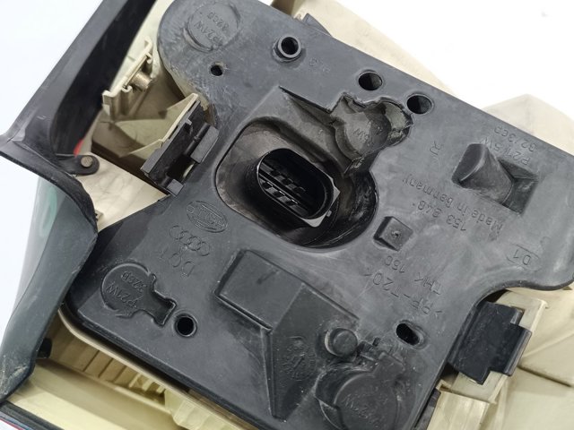 Lampa zespolona tylna prawa 153930 VAG