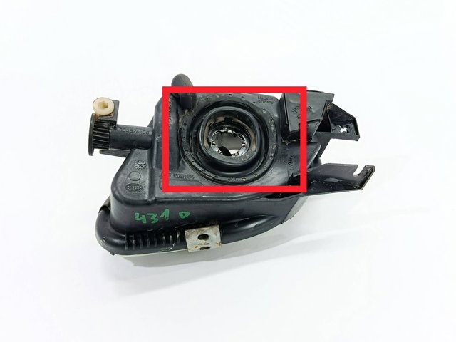 Lampa przeciwmgielna prawa 15482600 MERCEDES