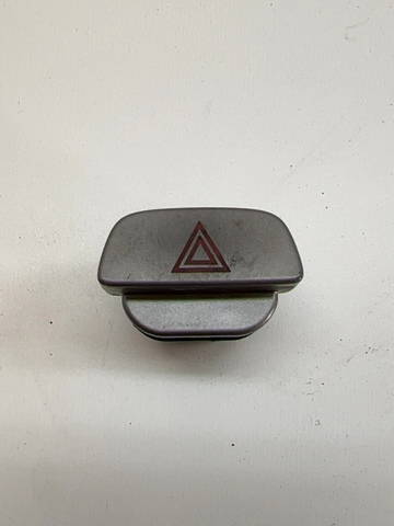 Przycisk włączania światła awaryjnego 1556970 FORD