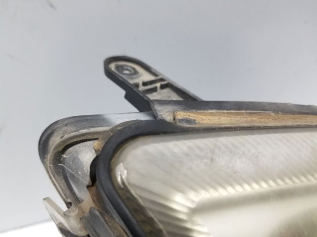 Reflektor prawy 15588800 OPEL