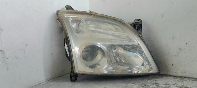 Reflektor prawy 15588800 OPEL