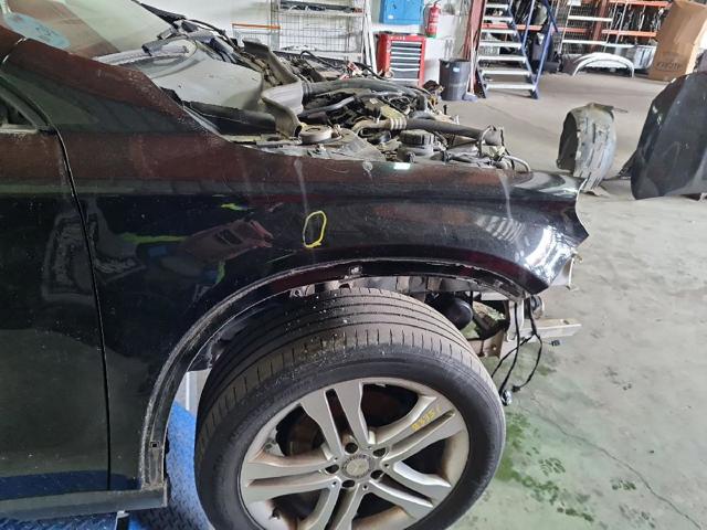Błotnik przedni prawy 1568800218 MERCEDES