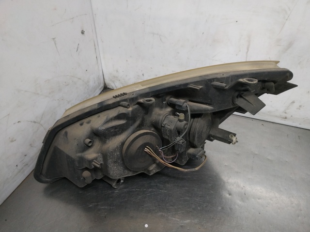 Reflektor prawy 15810400 RENAULT