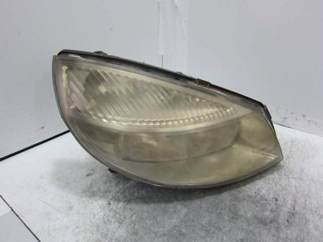 Reflektor prawy 15810400 RENAULT