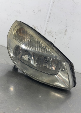 Reflektor prawy 15810400RE RENAULT