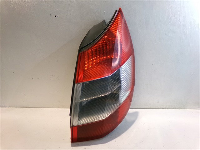 Lampa zespolona tylna prawa 15911600 RENAULT