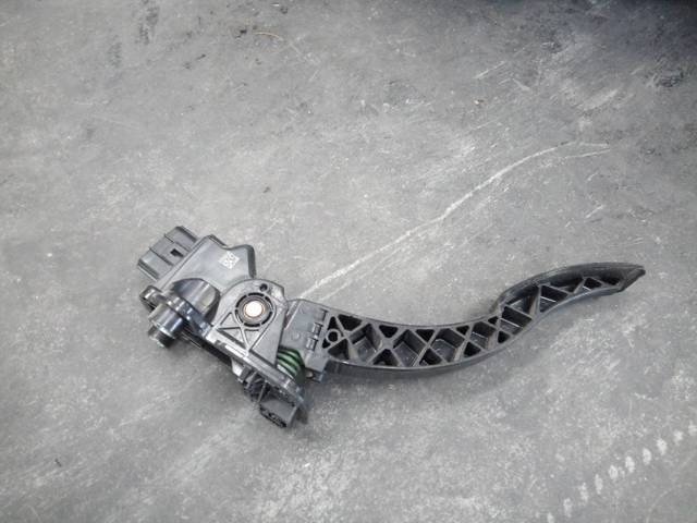 Pedał przyspieszenia (gazu) 1600A102 MITSUBISHI