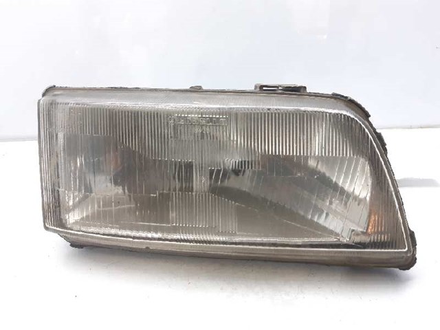 Reflektor prawy 1606926880 PEUGEOT