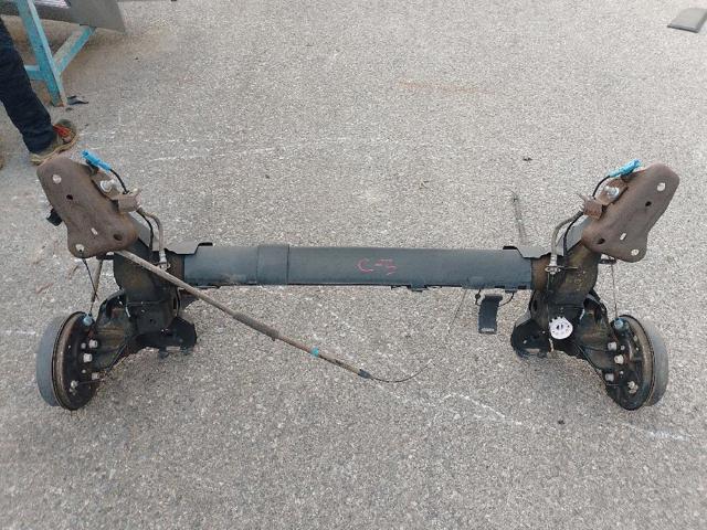 Tylna belka Peugeot 208