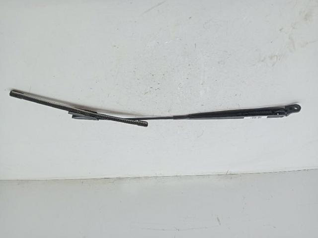 Ramię wycieraczki szyby przedniej 1609068780 PEUGEOT