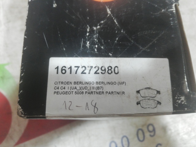 Klocki hamulcowe przednie tarczowe 1617272980 PEUGEOT