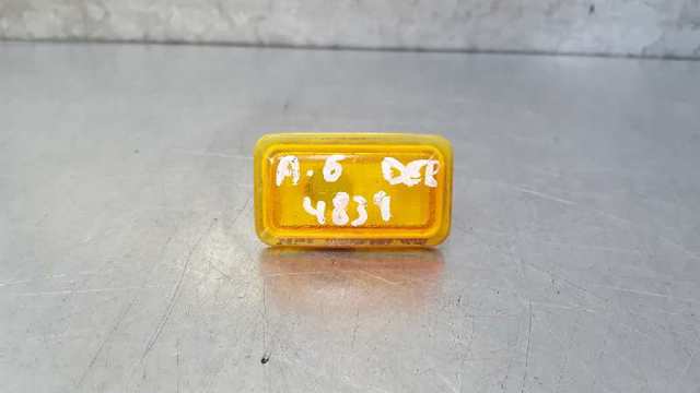 Powtarzacz kierunkowskazu na błotniku 161949117 VAG