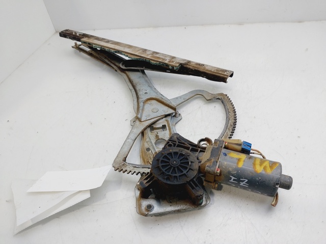 Mechanizm podnoszenia szyby drzwi przednich lewych 1637201146 MERCEDES