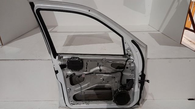 Drzwi przednie lewe 1637201505 MERCEDES