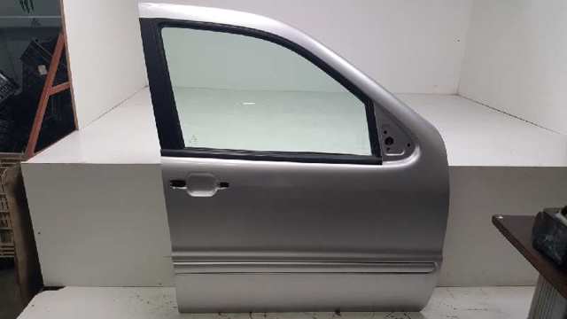Drzwi przednie prawe 1637201605 MERCEDES