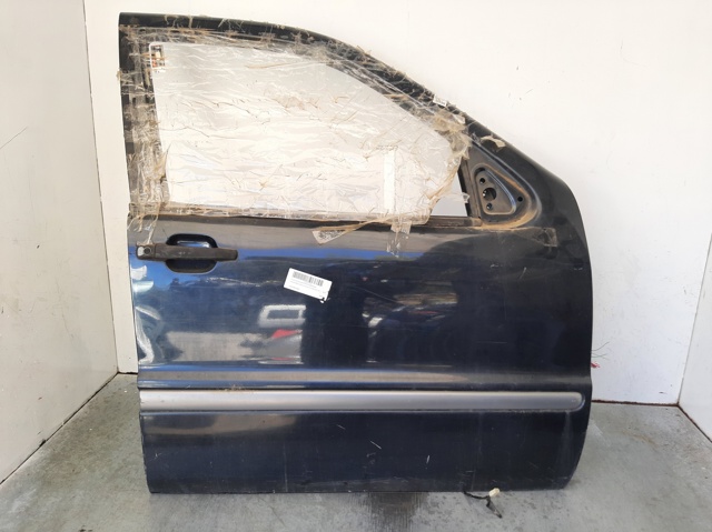 Drzwi przednie prawe 1637201605 MERCEDES