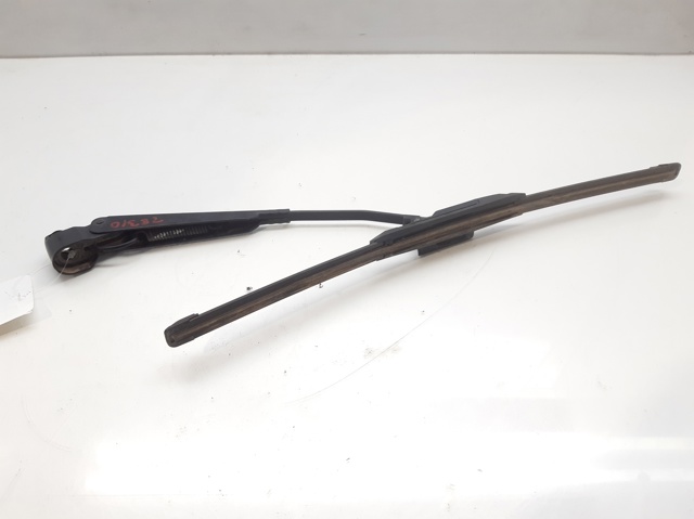 1638201944 Mercedes