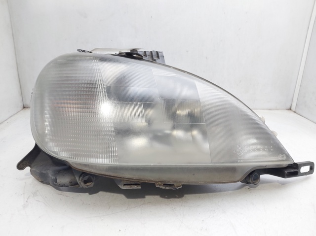 Reflektor prawy 163820466164 MERCEDES