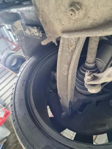 Wahacz zawieszenia przedniego dolny prawy 1643189280 PEUGEOT