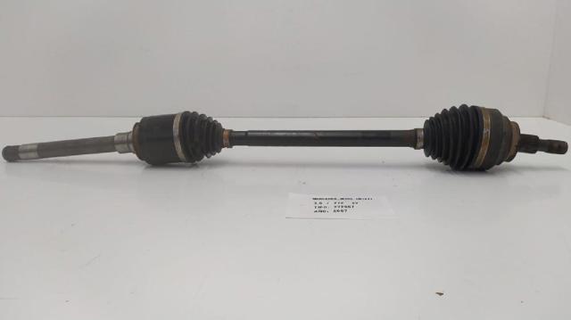 Półoś napędowa przednia prawa 1643302101 MERCEDES