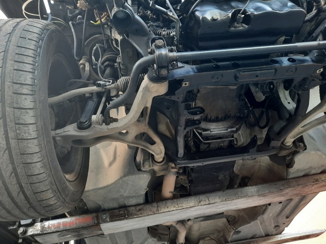 Pompka spryskiwacza szyby przedniej 1648690321 MERCEDES