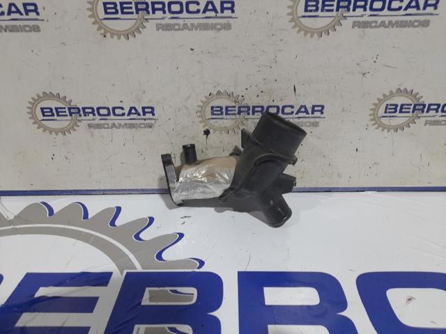 Przewód (króciec) intercoolera 165763328R RENAULT