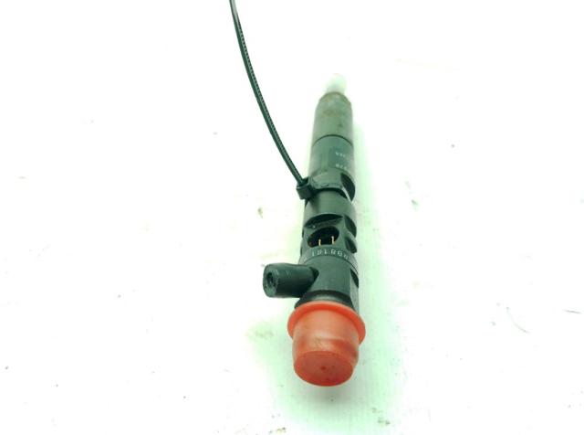 Wtryskiwacz paliwa 166000897R RENAULT