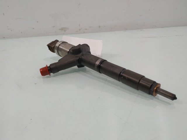 Wtryskiwacz paliwa 16600AU600 NISSAN