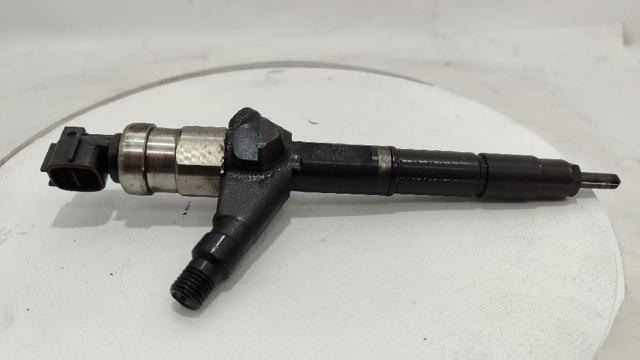 Wtryskiwacz paliwa 16600AU600 NISSAN