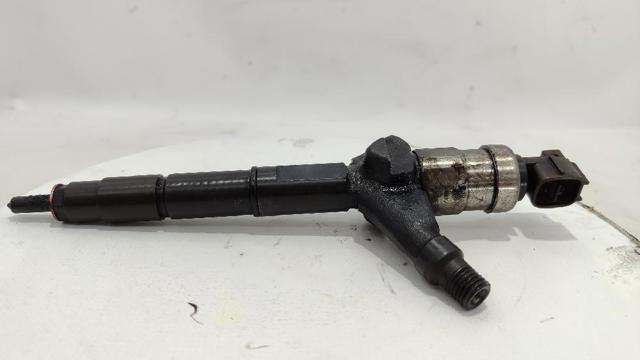 Wtryskiwacz paliwa 16600AU600 NISSAN