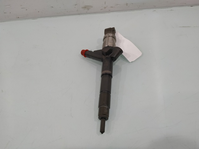 Wtryskiwacz paliwa 16600AU600 NISSAN