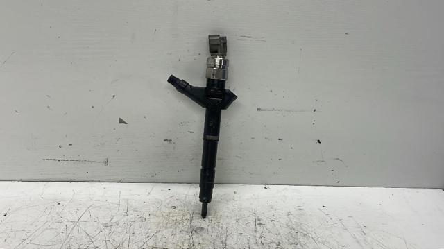 Wtryskiwacz paliwa 16600AW400 NISSAN