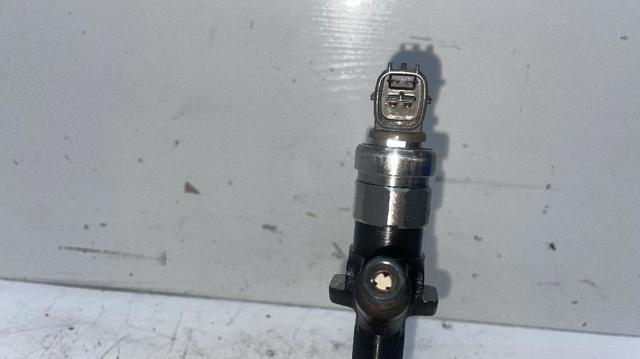 Wtryskiwacz paliwa 16600AW400 NISSAN