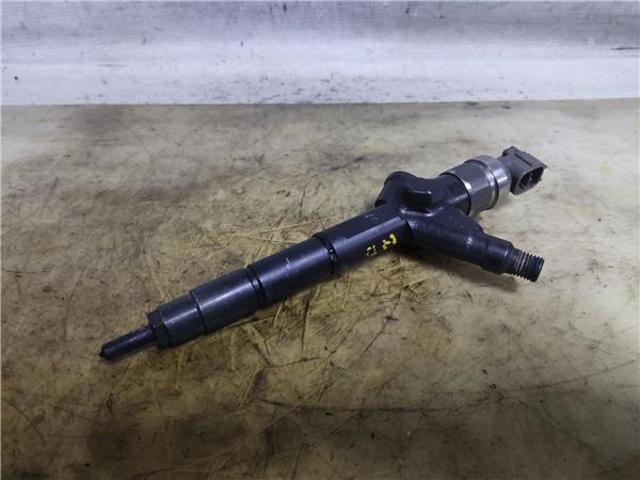 Wtryskiwacz paliwa 16600BN820 NISSAN