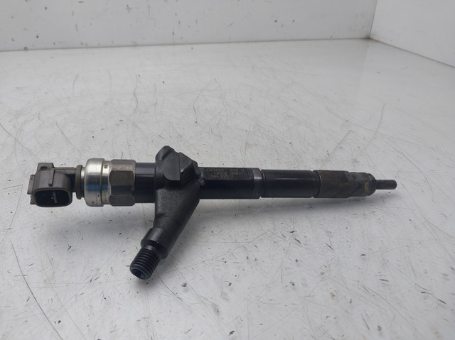 Wtryskiwacz paliwa 16600BN821 NISSAN