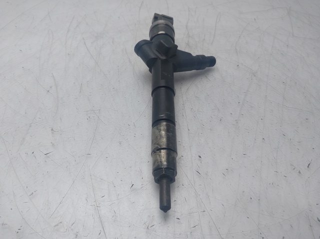 Wtryskiwacz paliwa 16600BN821 NISSAN