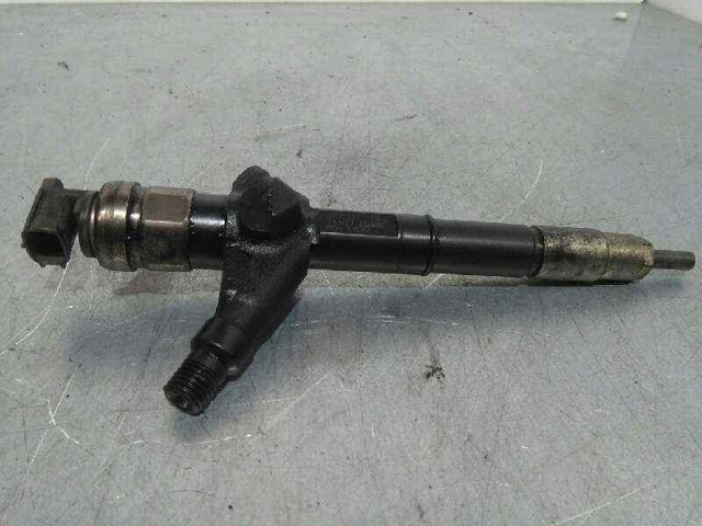 Wtryskiwacz paliwa 16600EB300 NISSAN