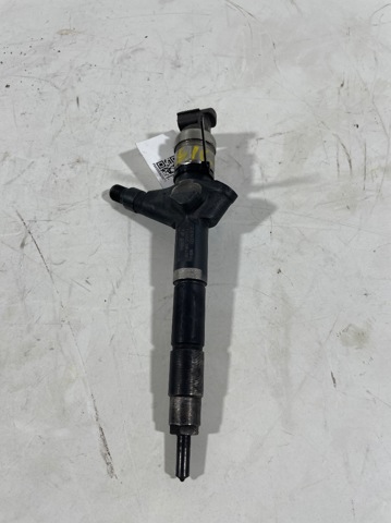 Wtryskiwacz paliwa 16600MB40E NISSAN