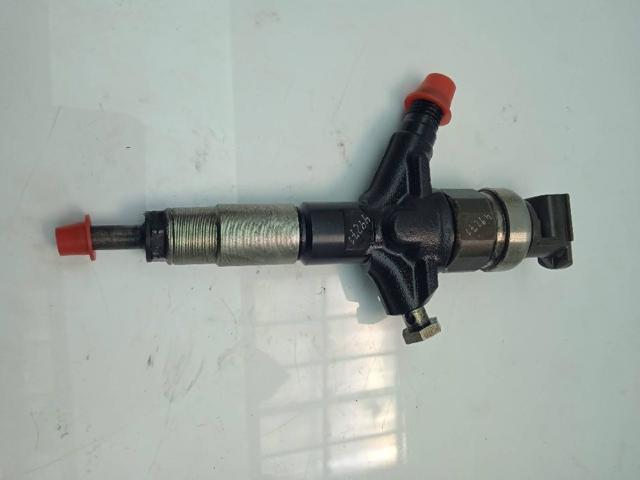 Wtryskiwacz paliwa 16613AA020 SUBARU