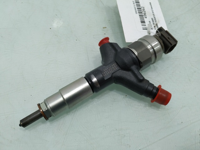 Wtryskiwacz paliwa 16613AA020 SUBARU