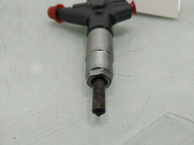 Wtryskiwacz paliwa 16613AA020 SUBARU