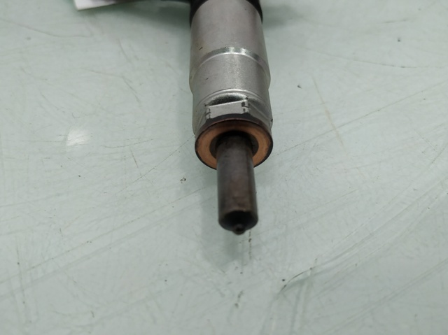 Wtryskiwacz paliwa 16613AA020 SUBARU